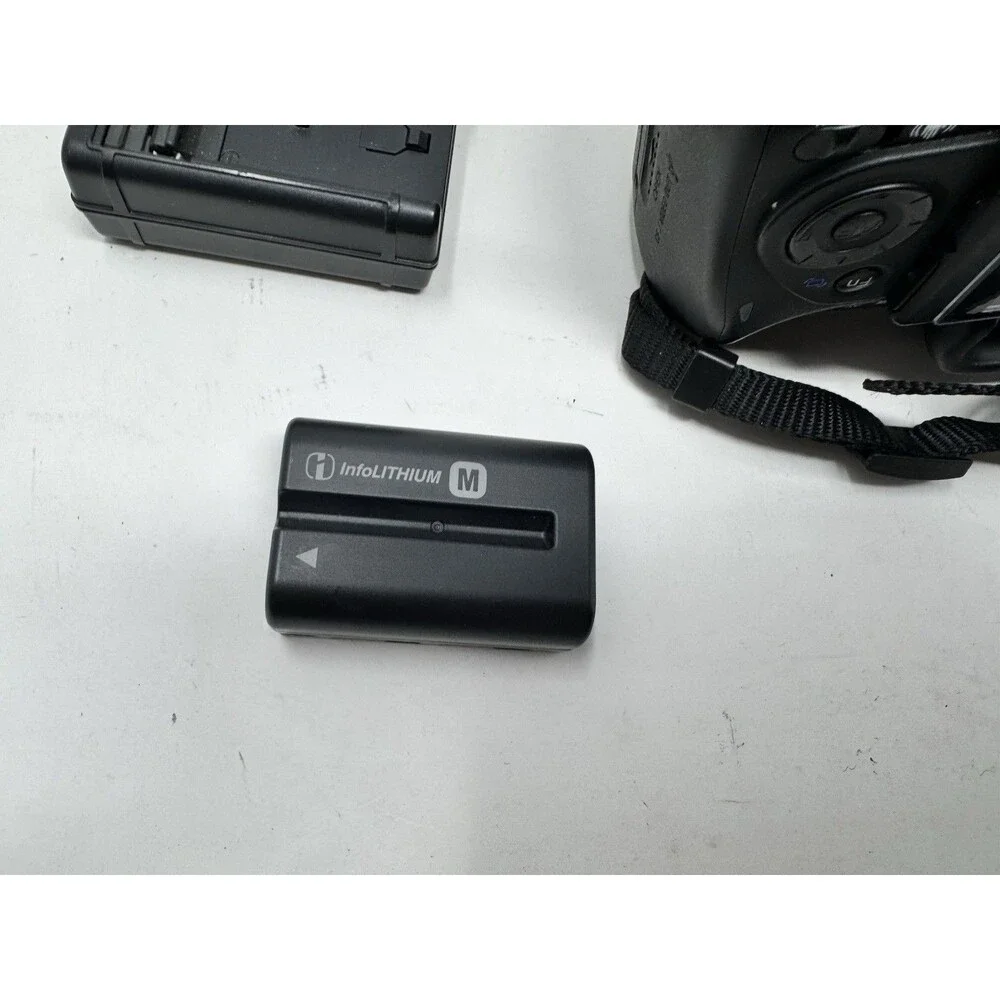 Sony A300 DSLR 10.2MP W/ 18-70/3.5-5.6 LEN, CHARGER,SUNSHA DE, TESTED
